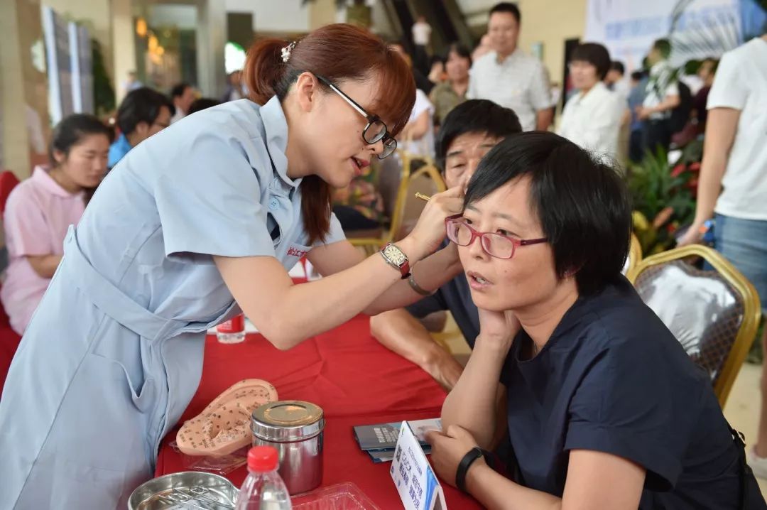 医院免费专家义诊活动,上海专家大型公益义诊