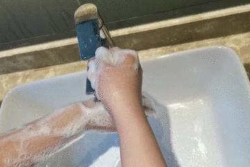 滋养修复并且能美白的沐浴露,既能洗澡又能洗脸的沐浴露