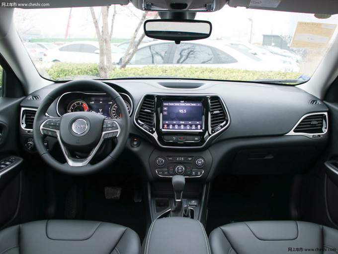 25万落地适合小姐姐的四驱车越野,质量稳定舒适度好又耐糙的四驱车