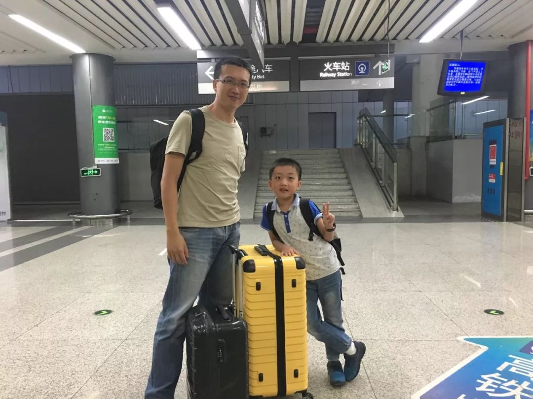 初二休学一年环游世界,夫妻休学带孩子环游世界