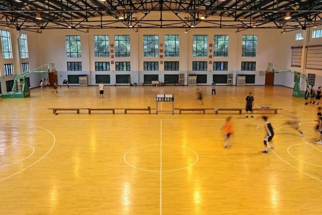 「积分兑换」“黄龙体育课”李春江赵岩昊亲临篮球体验课现场