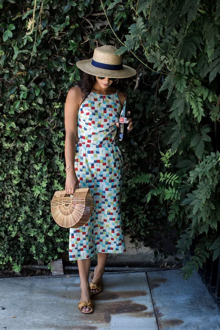 夏天跟裙子搭的凉拖,夏季凉拖配裙子百搭