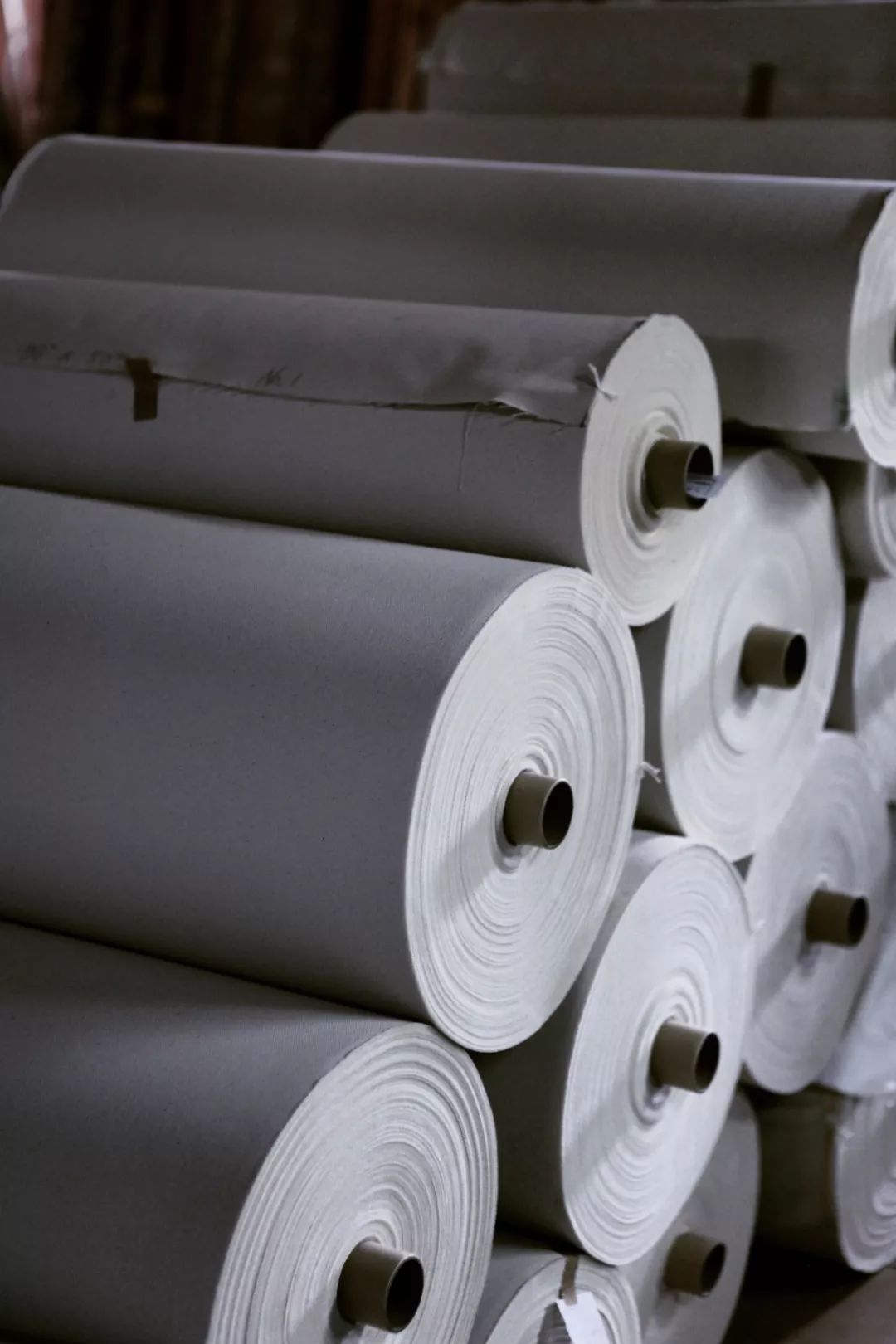 透支信用卡的女孩子,透支买奢侈品的女人