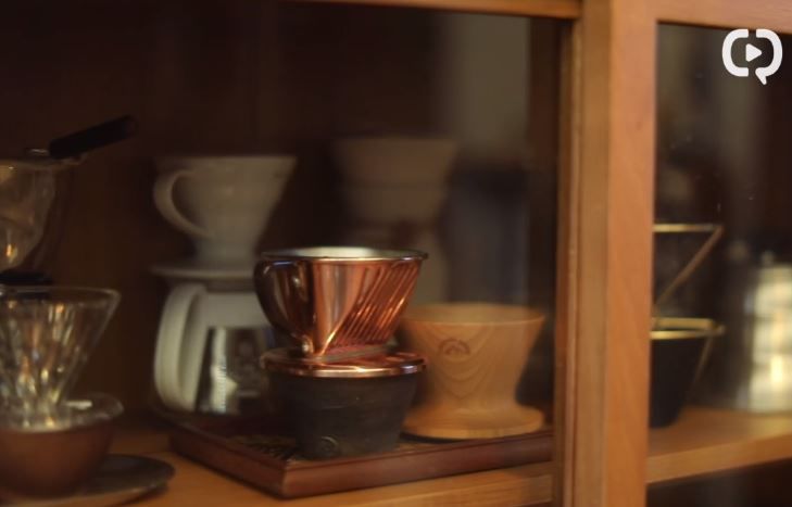 断舍离女人插画,断舍离收纳达人整理房间视频日本