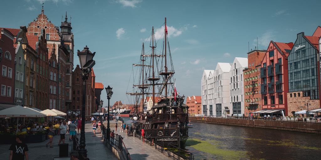 波兰什切青港口,波兰港口格但斯克冬季封冻期