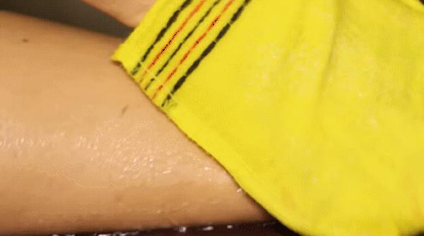 无痛搓泥|日系变态搓澡巾！轻轻搓一搓，泥条劈里啪啦的掉