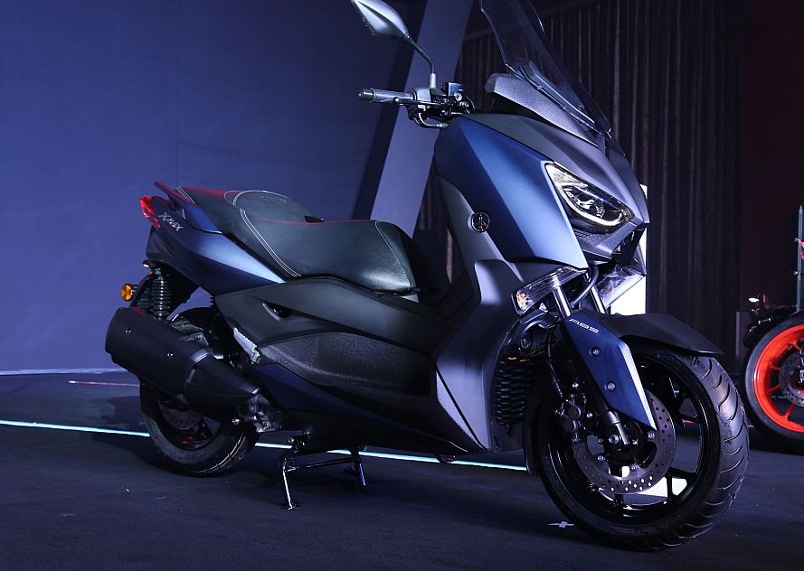 车评测视频对比,雅马哈xmax300摩旅进藏