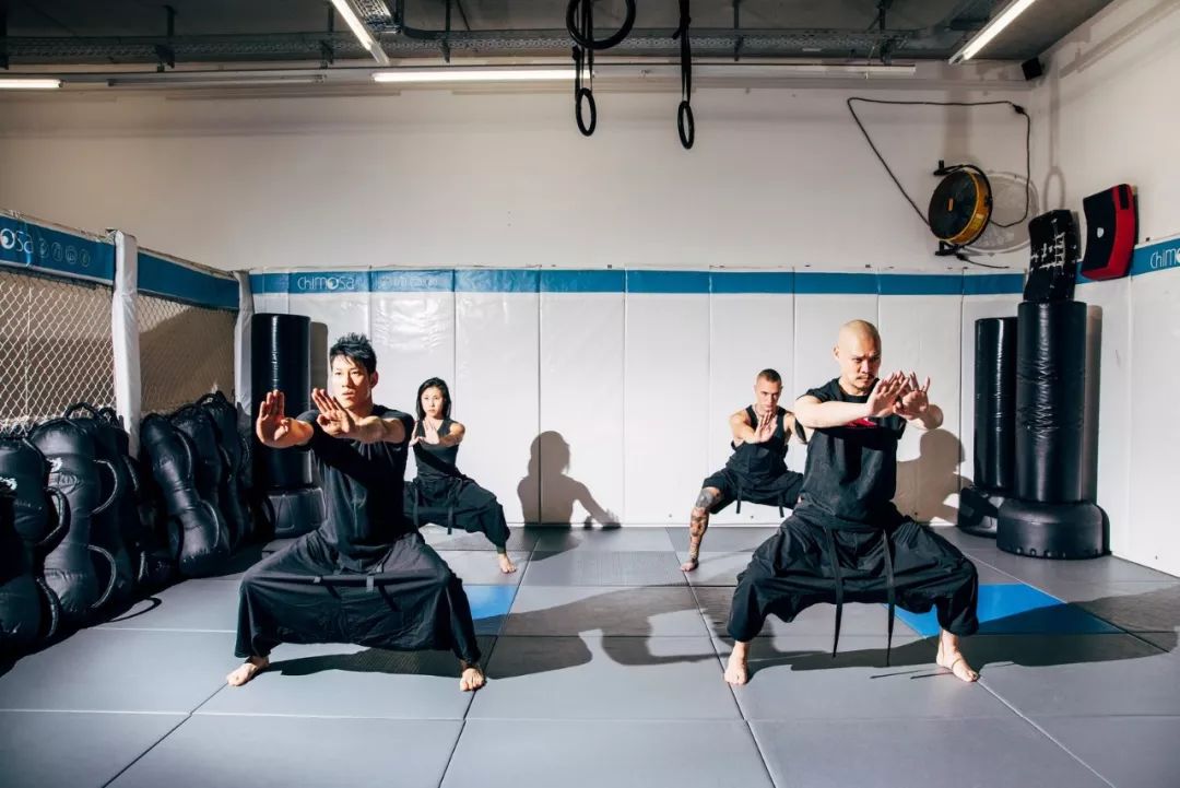 没有练武术、不懂踢瓶盖，你只是一个60分的潮人|街头文化终极秘籍