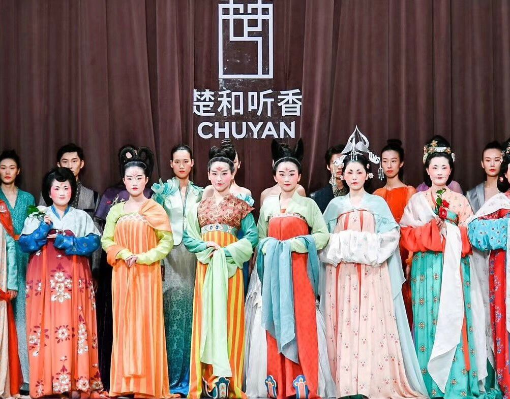 高定巴黎时装周发布会,香奈儿春夏高定时装周