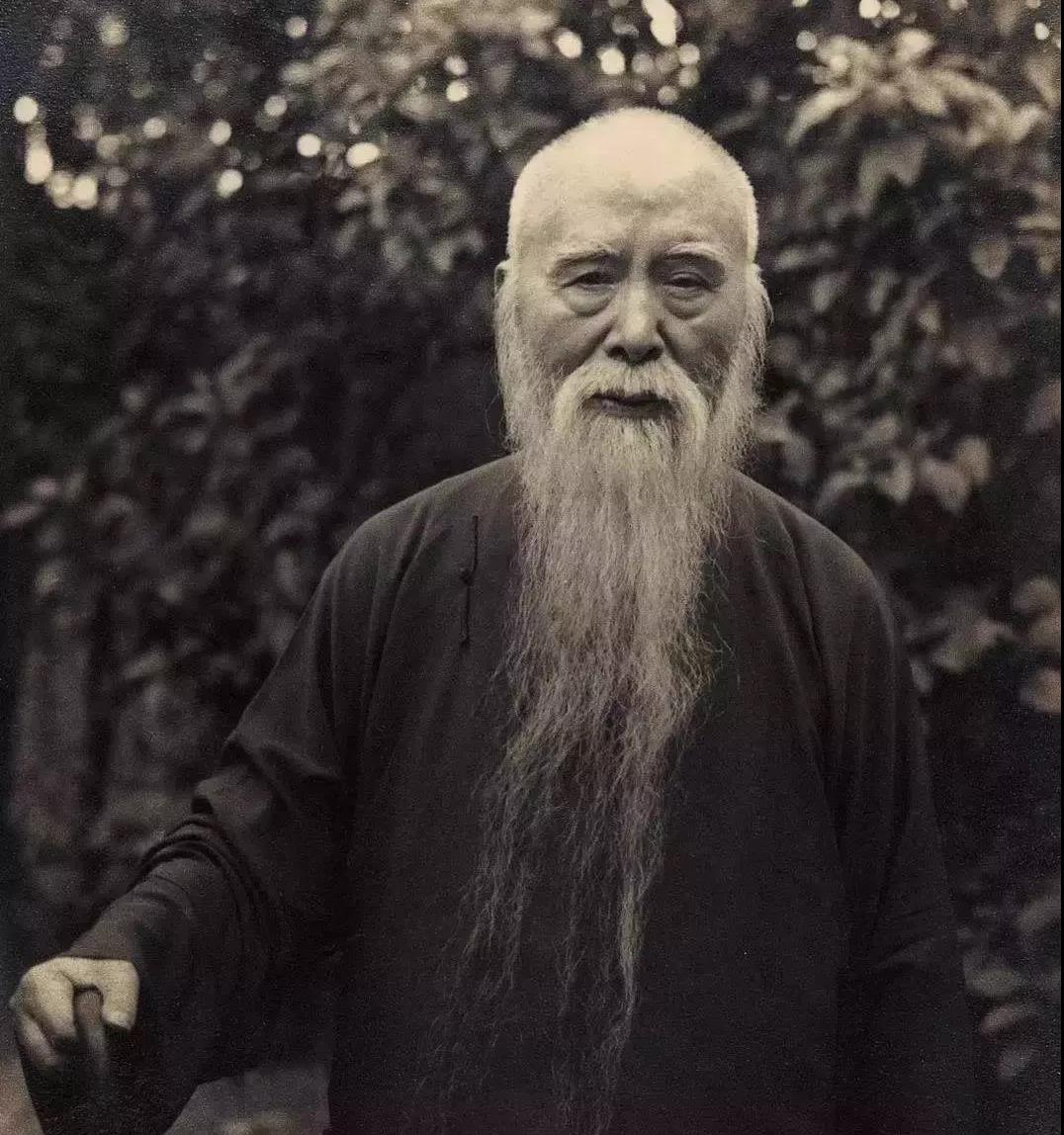 4岁儿童长胡须正常吗,4岁小孩长胡须