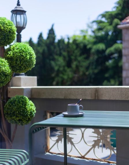 免费试住！速来撞进“青”凉时光！绝色山海之间，一家质感满分的有戏酒店，打算邀你来净化生活负能量