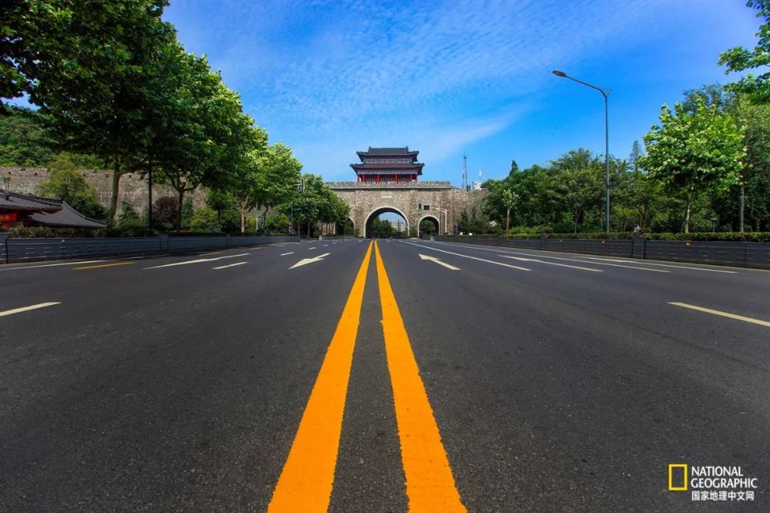 南京古寺看萤火,南京萤火虫在灵谷寺还是明孝陵