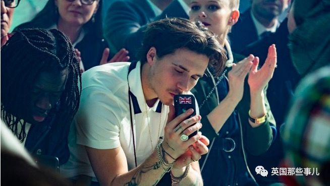 贝克汉姆三个儿子最新消息,贝克汉姆大儿子小时候身体差