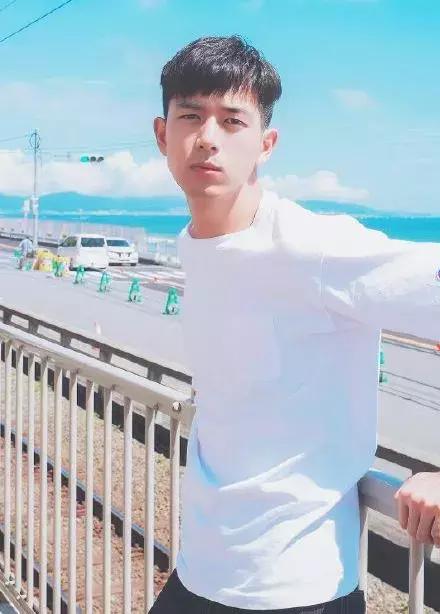 国民“现男友”竟来自荆州中学……班主任揭秘过去