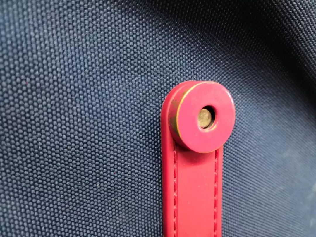 谁背谁潮！这款超能装的离家出走包，火了