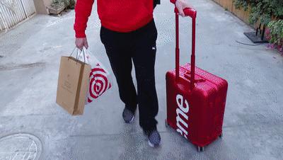 敢在《大叔小馆》包场？新来的服务员好厉害