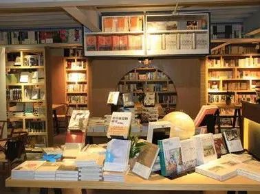 都上央视了！大学校园书店怎么突然这么火？