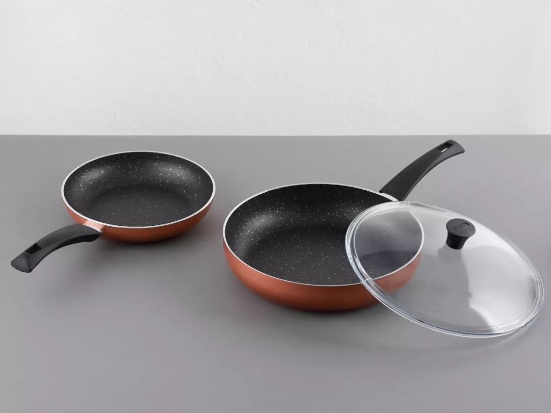 一条精选|300元不到,买了两口意大利的火山岩锅,做菜不粘还少油烟