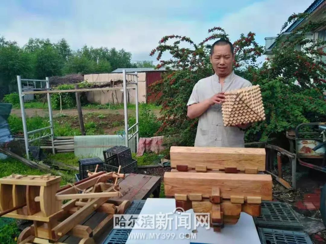 哈尔滨有位鲁班锁传人，啥都鼓捣，就是不用钉子……建筑系大学生都向他求教