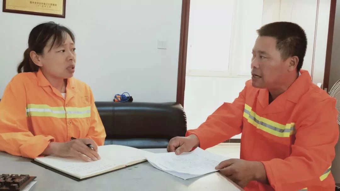 致敬！把扫大街当“学问”做的“拼命女郎”