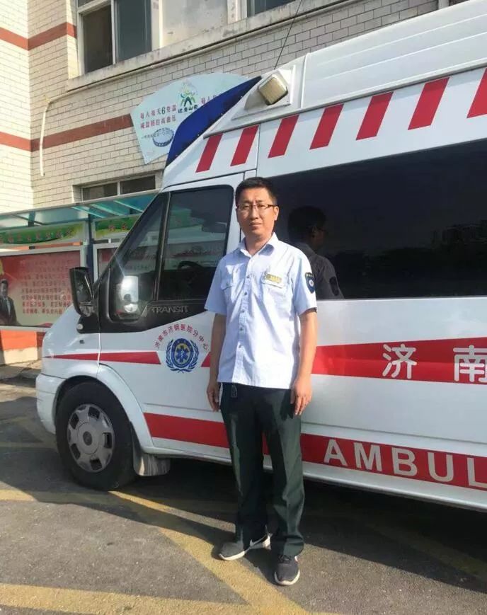 小男孩把西瓜子呛进肺,一岁多宝宝吃西瓜被呛到抢救