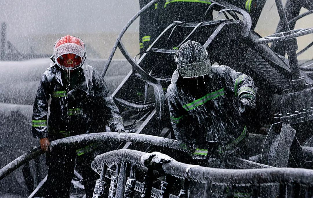 烈火英雄大连真实事件,烈火英雄原型大连716大火