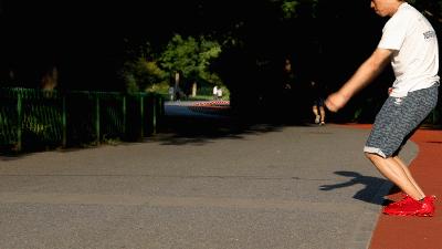 跑鞋鞋底黑科技,鞋底带刀的黑科技鞋