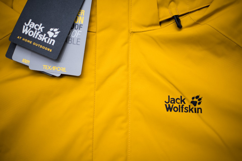 性价比高的防水超薄冲锋衣评测,狼爪防风防水冲锋衣