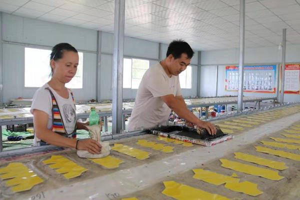 扶贫致富车间,柳林镇扶贫小车间托起群众致富梦