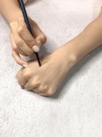 OMG李佳琦推荐的口红会结块？你真的要买它吗