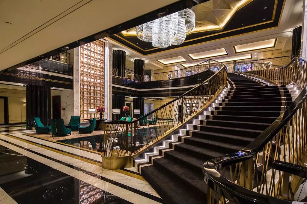 让我们谈一场光明正大的恋爱,让我们谈一次光明正大的恋爱