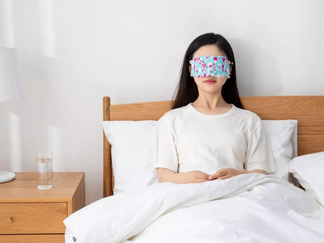 一条精选|日本人又出新招：蒸汽眼罩加了玻尿酸，舒缓干纹一级棒