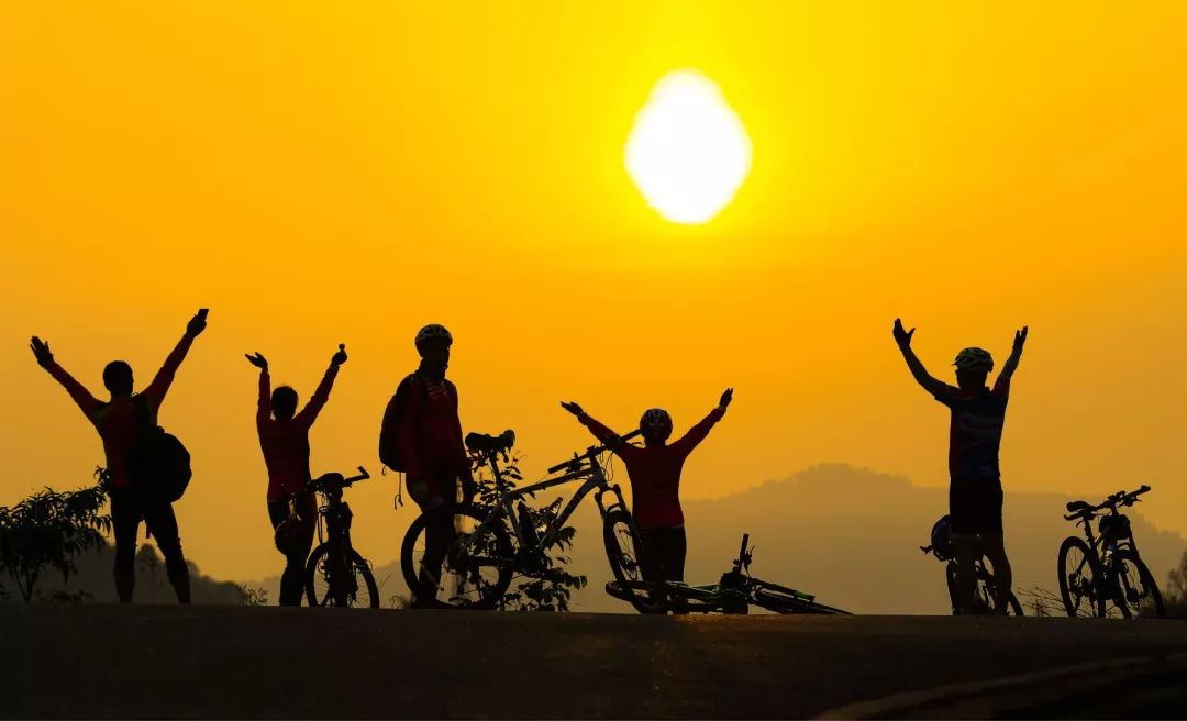 青白江健身训练营,八月健身馆