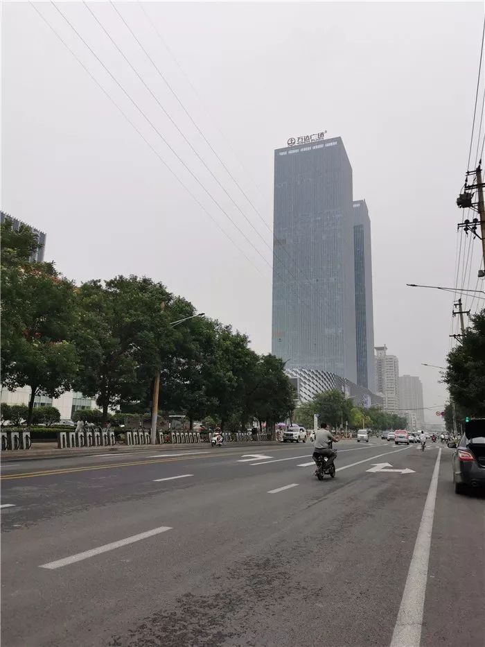 有个辫子粗又长的在太原吸引了路人几十年，可惜……|我家住在解放路