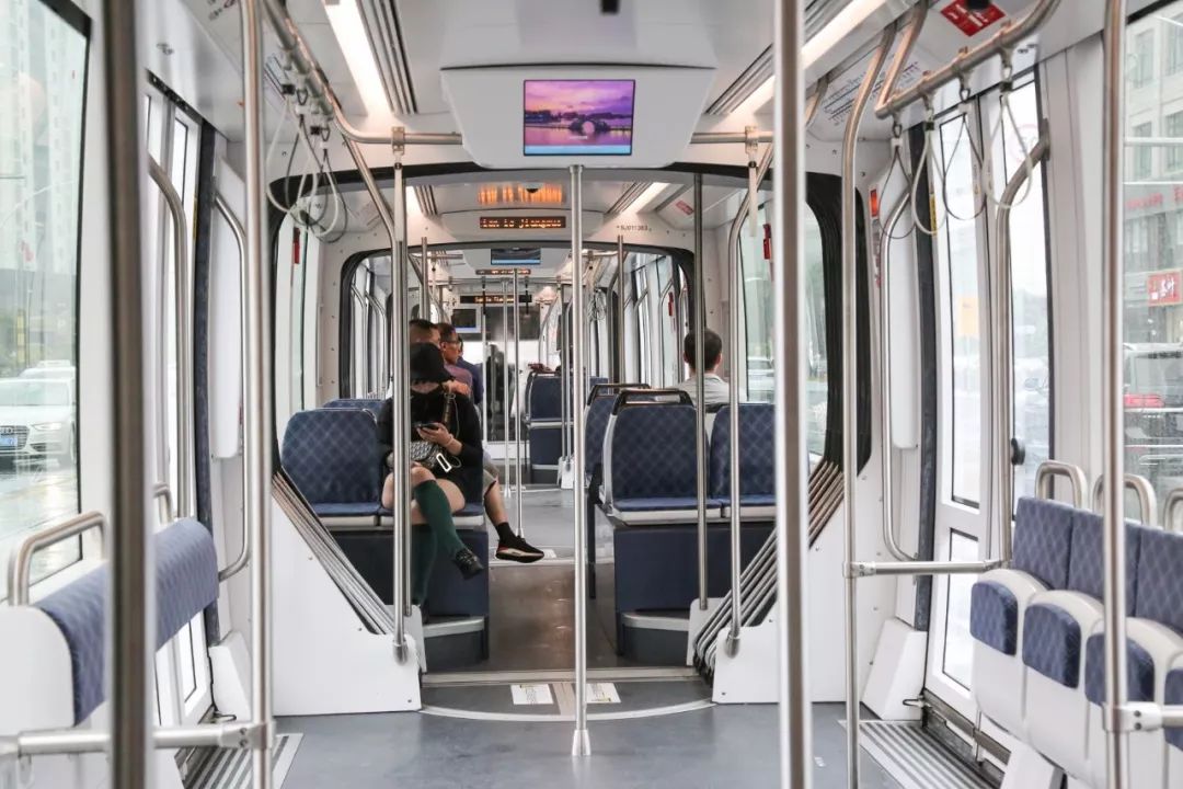 金山卫到车墩换乘松江有轨电车,上海公交13路新无轨电车上线运营