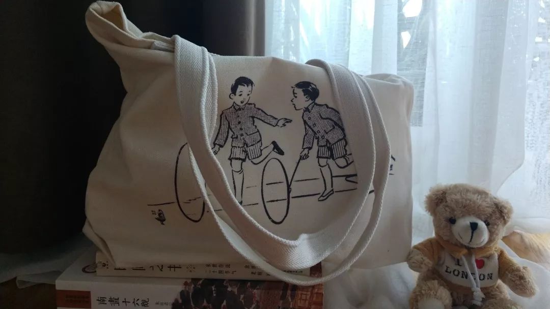 你与时尚只差一步的包包,你与时尚只差一个编织包的距离