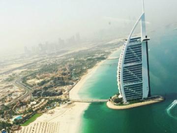 迪拜帆船酒店普通房间多少钱,迪拜帆船酒店最小房间多少平米