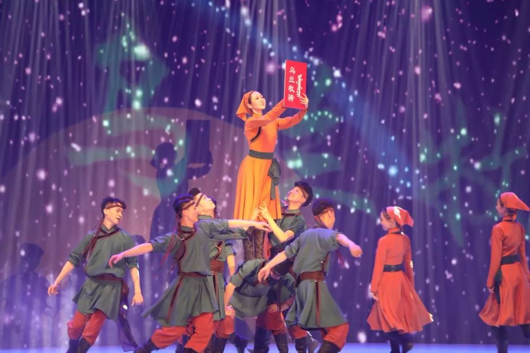 壮丽七十年奋斗新时代微视频,壮丽70年奋斗新时代朗读