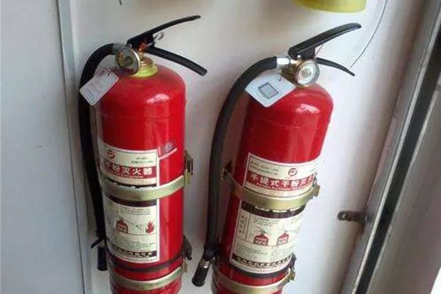 常见的灭火器及其使用须知有哪些,知识科普灭火器的正确使用方式