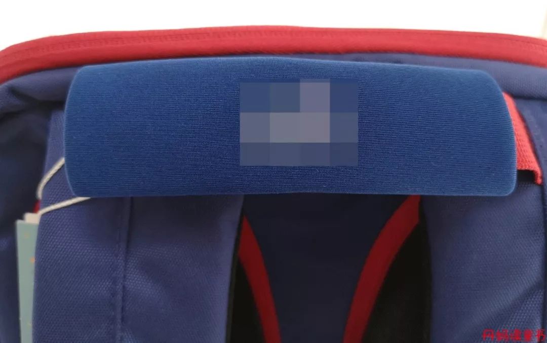 背书包驼背怎么纠正,小孩背书包导致驼背怎么矫正