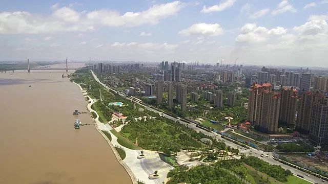 红绿蓝颜色寓意,红绿蓝的色相