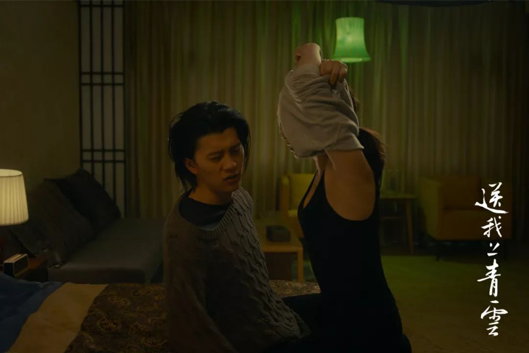 女人主动跟男人沟通对吗,女人主动和男人谈恋爱了