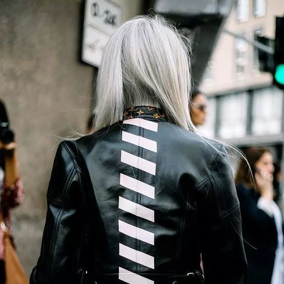 想和任何人都保持距离,想跟一个人保持距离