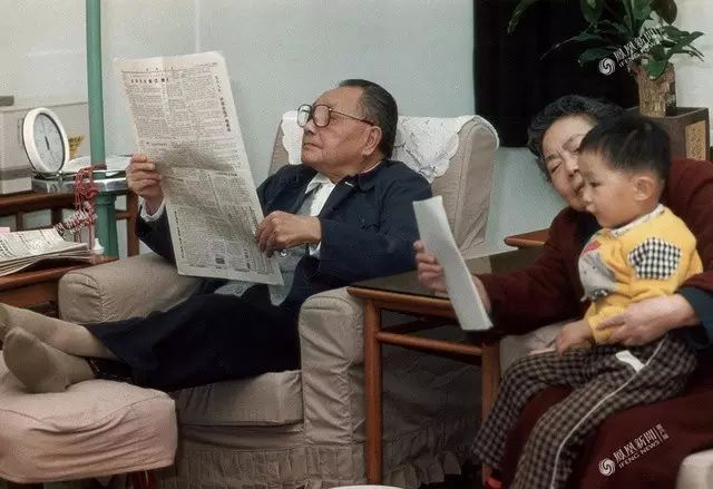 今天他115岁了，*小平邓**人生的40个瞬间