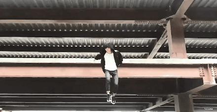 这款鞋！让整条街的回头率都归你！舒服的如同踩棉花！帅到不像实力派