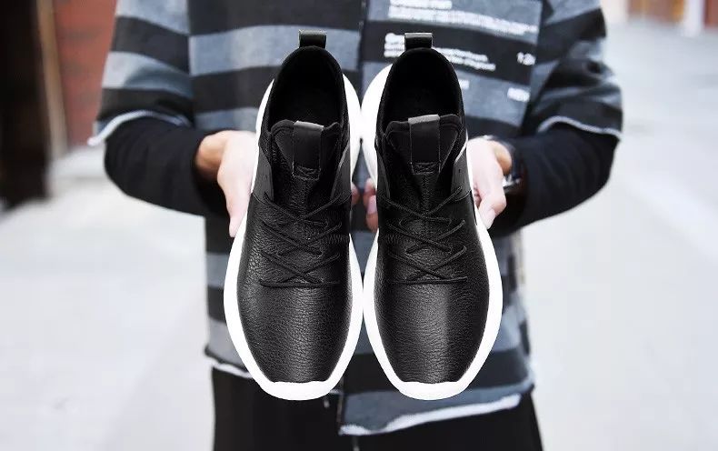 这款鞋！让整条街的回头率都归你！舒服的如同踩棉花！帅到不像实力派