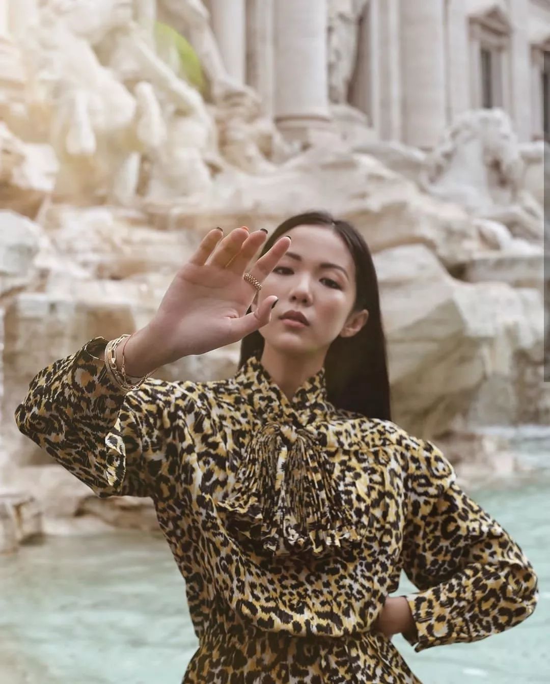 雎晓雯周冬雨吹泡泡,雎晓雯吹泡泡周冬雨