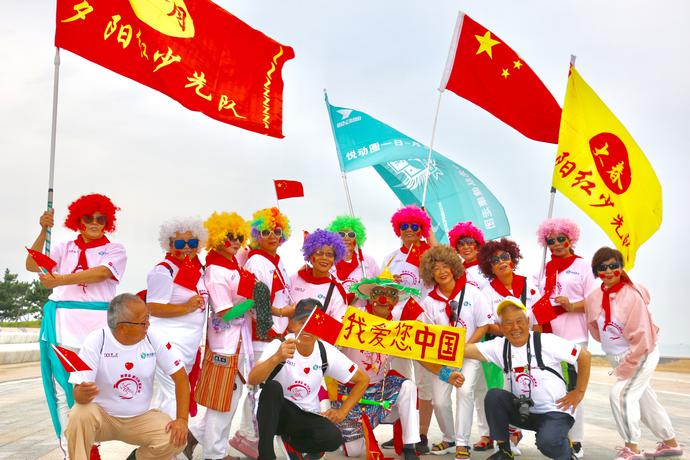 青岛蓝谷蛟龙号,蛟龙号模型运动会展示