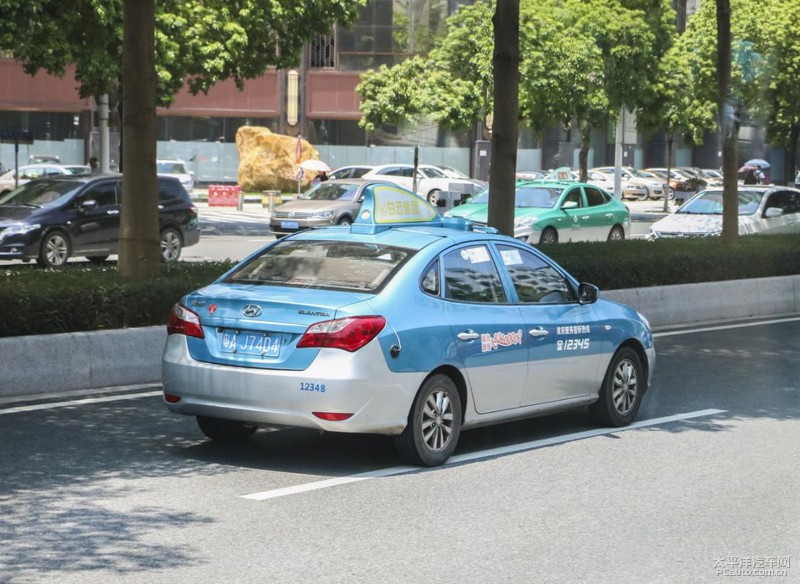 广州黄颜色的出租车 (广州出租车为什么这么多颜色)