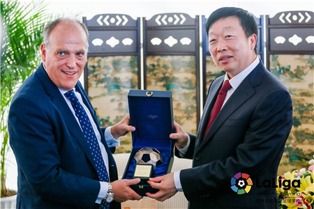 中国第一家巴萨足球学校,昆明第一国际学校有哪些